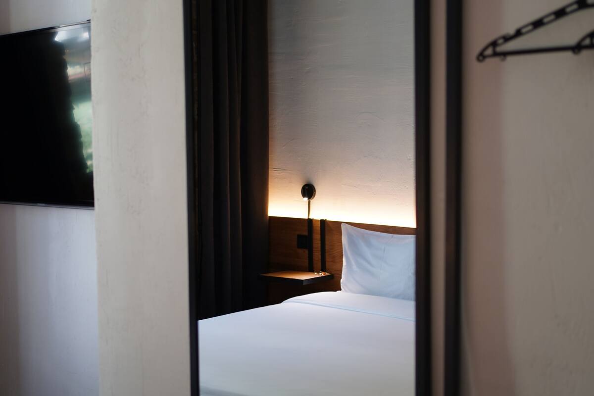 Economy Room, 1 Bedroom, Non Smoking, Courtyard View