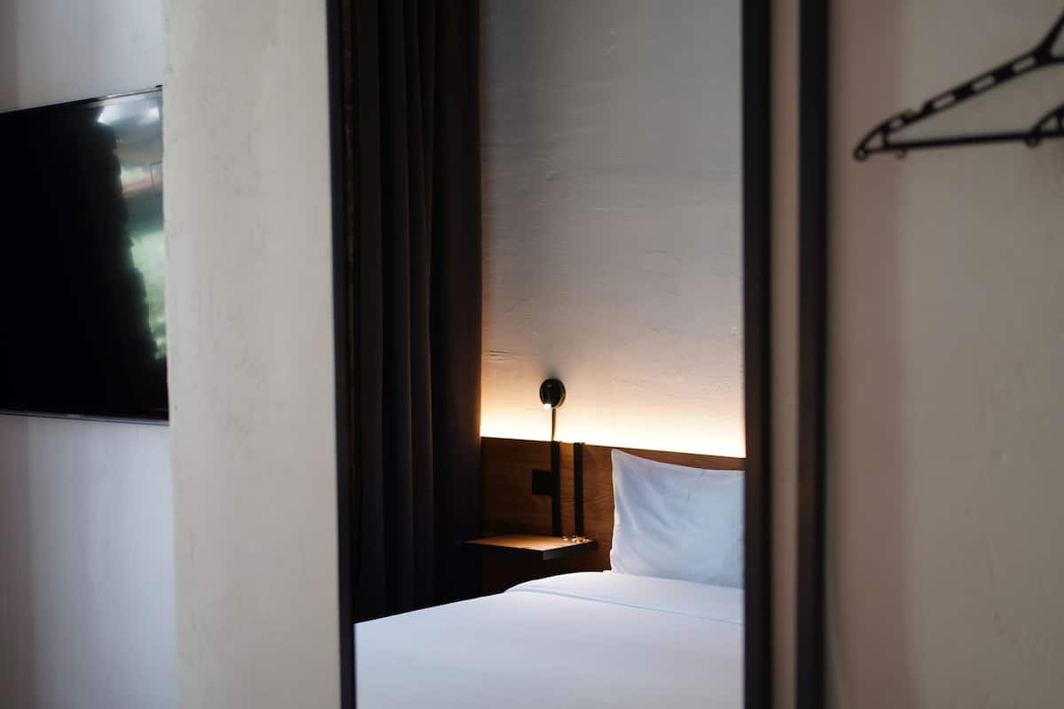 Economy Room, 1 Bedroom, Non Smoking, Courtyard View