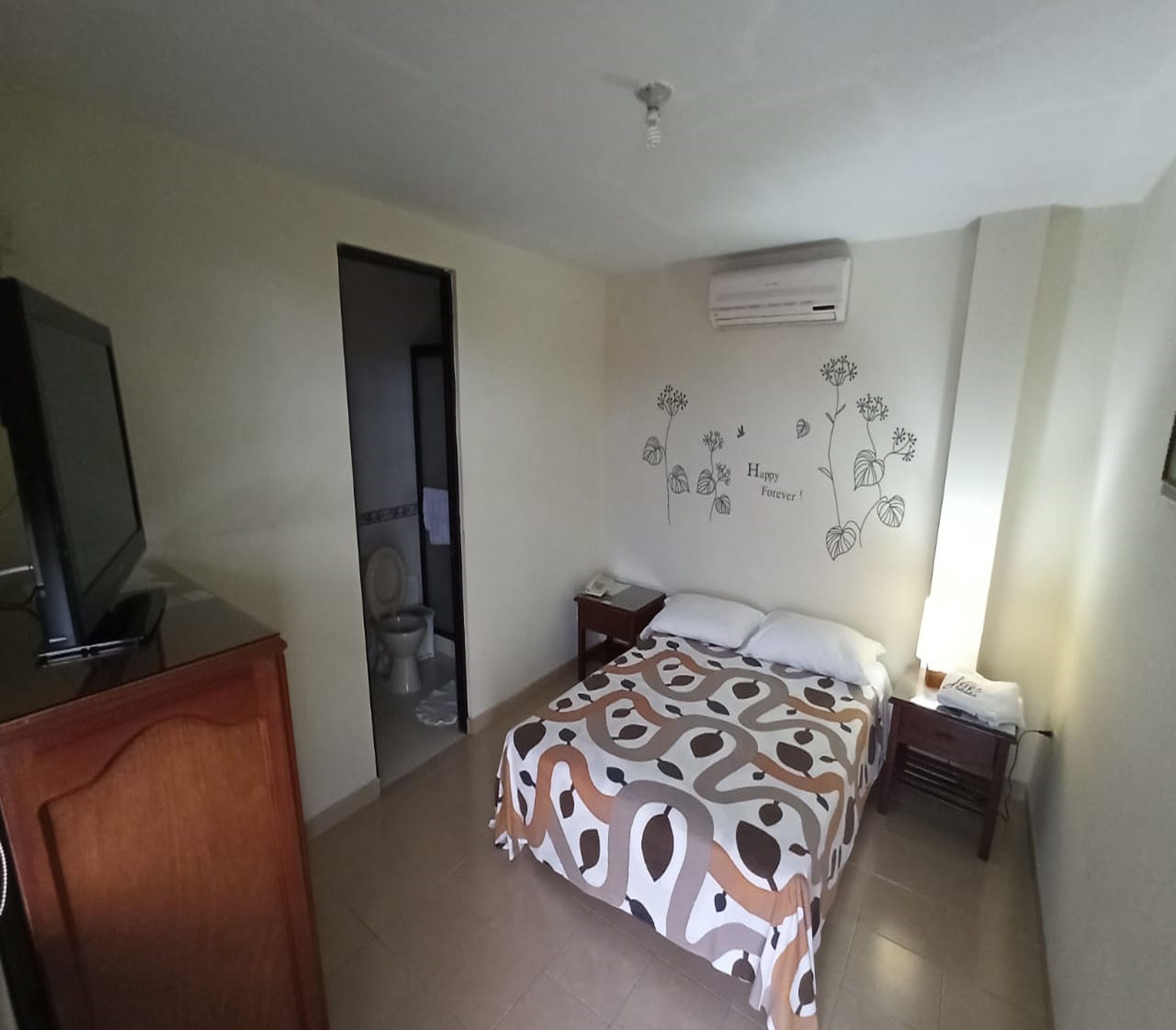Basic Room, 1 Double Bed | Free WiFi, bed sheets
