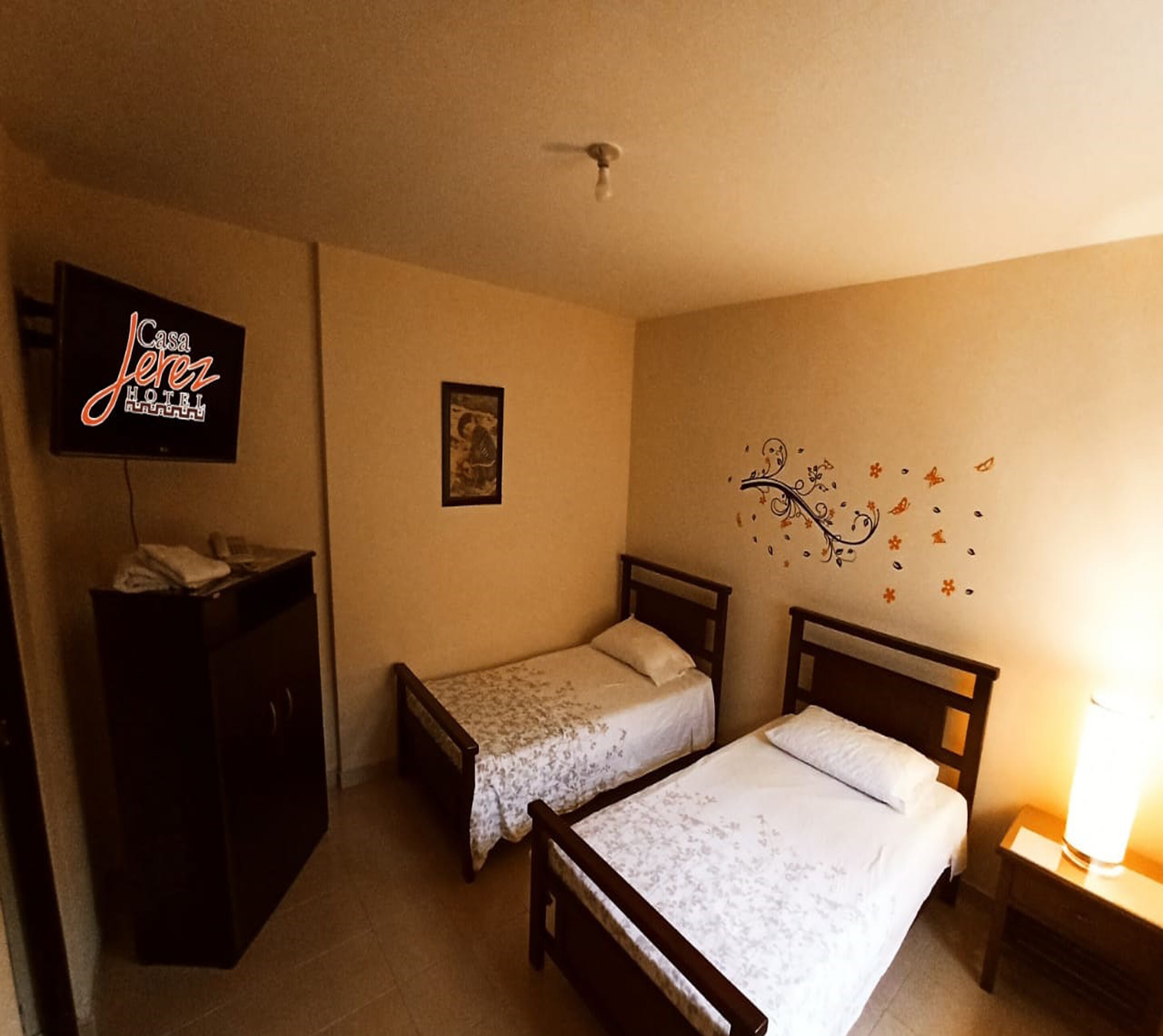Basic Double Room, 2 Single Beds | Free WiFi, bed sheets