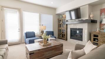 Smart TV, fireplace, video games, Netflix
