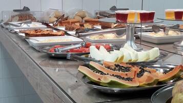 Desayuno buffet incluido todos los días