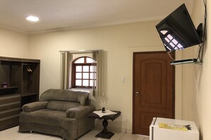 Minibar, desk, free WiFi, bed sheets - Pousada Caminho dos Sinos (São João del Rei)