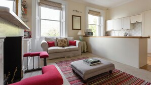 Apartment (1 Bedroom) | Living area | Fireplace - Stanhope Gardens X (London)