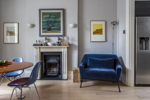 Apartment (4 Bedrooms) | 4 bedrooms, individually decorated, individually furnished, desk - Albion Street by Onefinestay (London)