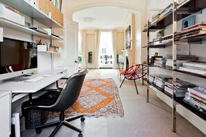 アパートメント (4 Bedrooms) | 4 室のベッドルーム、客室ごとに異なる装飾、客室ごとに異なるインテリア、デスク