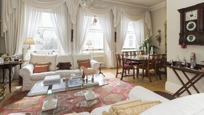 Unclassified image, 3 of 33, button - Lancaster Gate by Onefinestay (London)