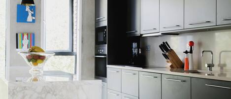 公寓 (2 Bedrooms) | 私人厨房 | 冰箱、微波炉、烤箱、炉灶