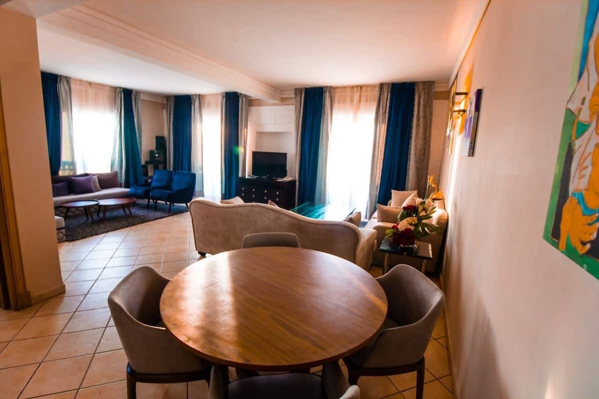 Apartment, 3 Bedrooms | Living room
