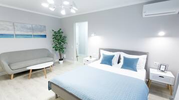 Luxury Apartment, 1 King Bed, Non Smoking, Kitchen | Living area | 32-inch Smart TV with digital channels, TV, Netflix