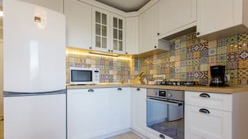 Căn hộ dành cho gia đình, 1 phòng ngủ, không hút thuốc, ban công | Bếp riêng | Tủ lạnh, lò vi sóng, lò nướng, bếp nấu