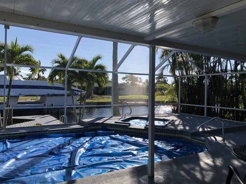 3BD/3BA w/Electric Dock/Heated Pool; WINTER VACA; Gulf Access – BUDGET FRIENDLY!