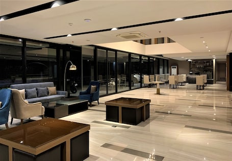 Lobby. Capitol Hill Hotel and Suites