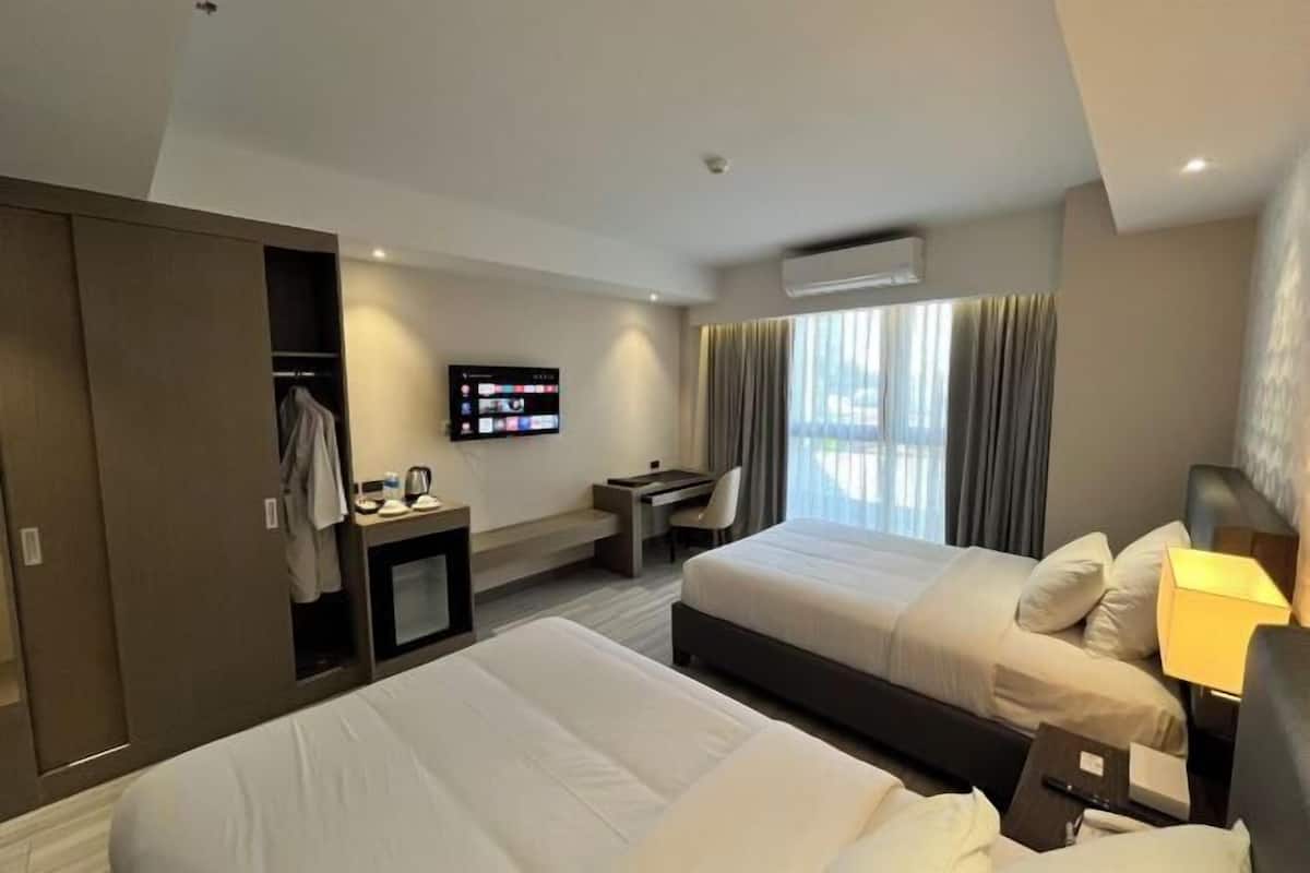 Egyptian cotton sheets, premium bedding, down duvets, pillow-top beds