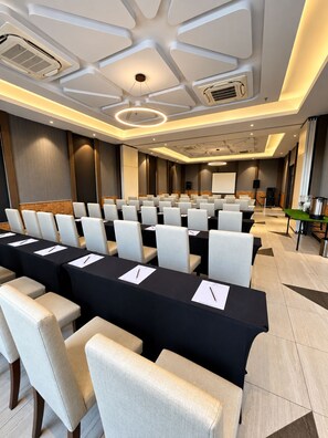 Ballroom - Capitol Hill Hotel and Suites (Angeles City)