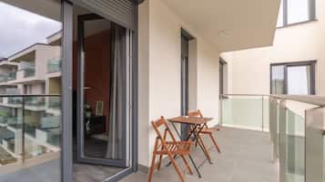 Apartment, 2 Bedrooms | Terrace/patio