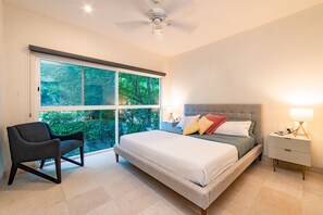 2 bedrooms, desk, WiFi, bed sheets