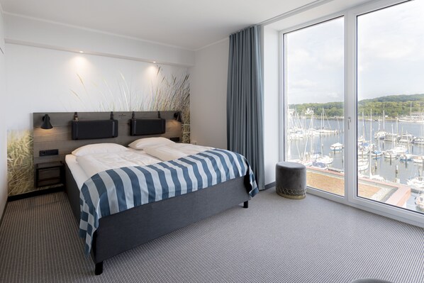 Panoramic Studio Suite, 1 Queen Bed with Sofa bed, Non Smoking, Sauna