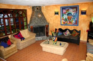 Lobby sitting area - La Posada del Arte (Baños de Agua Santa)