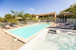 Piscine extérieure