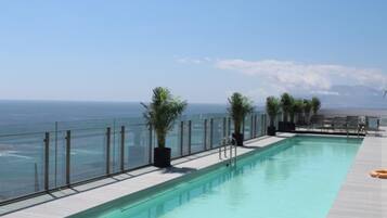 Rooftop pool