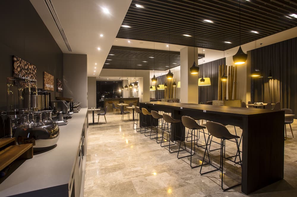 Hampton by Hilton David