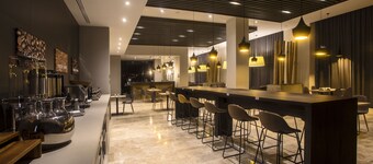 Hampton by Hilton David