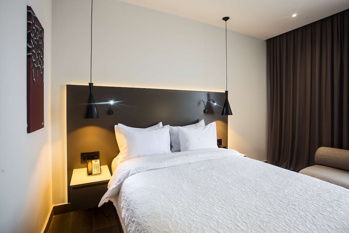1 bedroom, premium bedding, in-room safe, desk