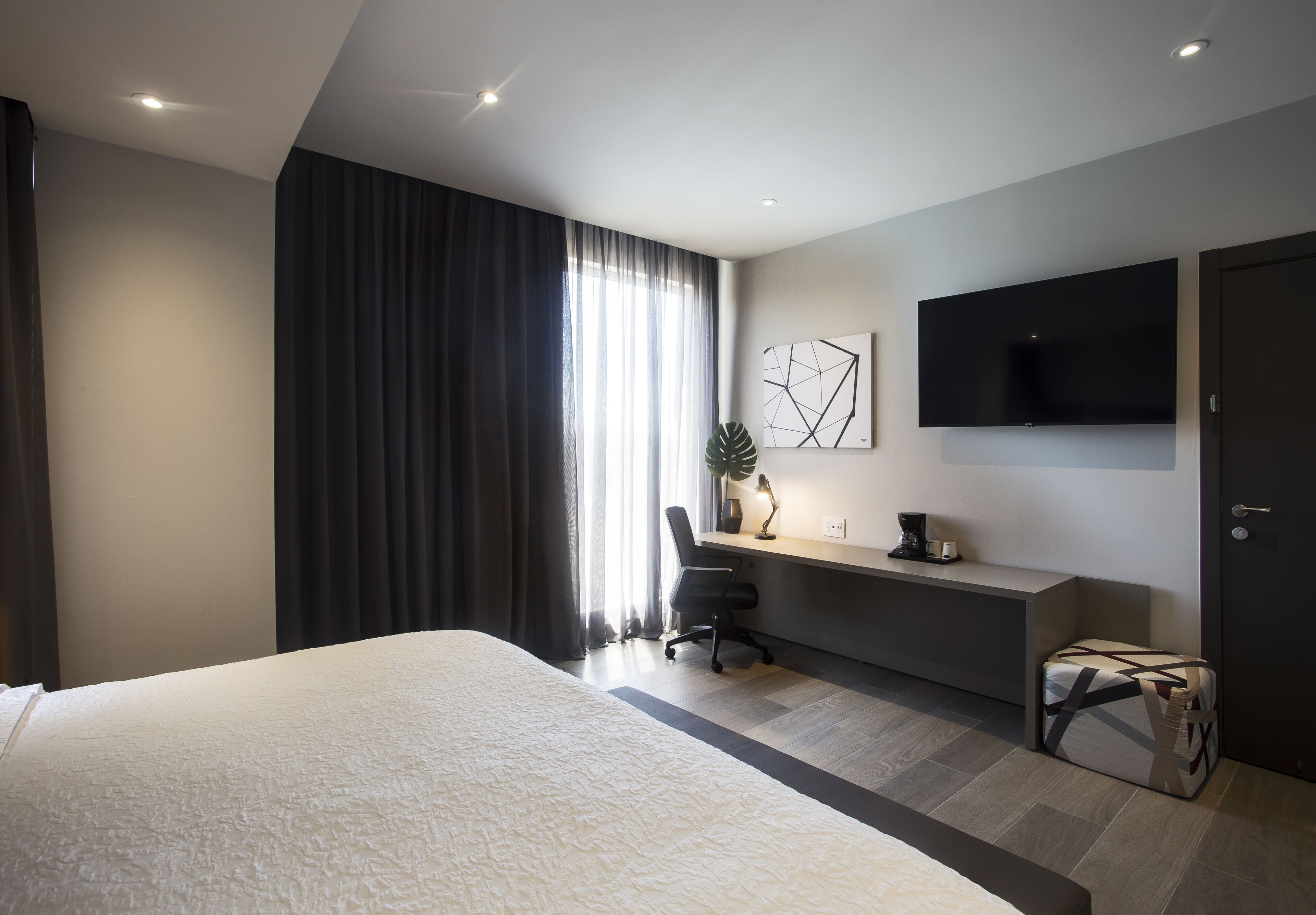 suite, 1 king bed, non smoking, refrigerator | premium bedding, in-room safe, desk, laptop workspace