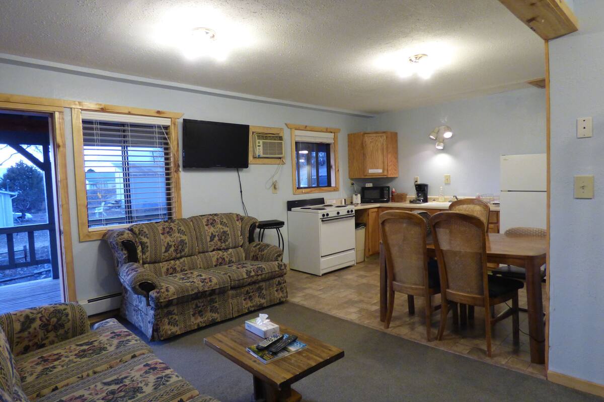 efficiency (room 10) | free wifi, bed sheets