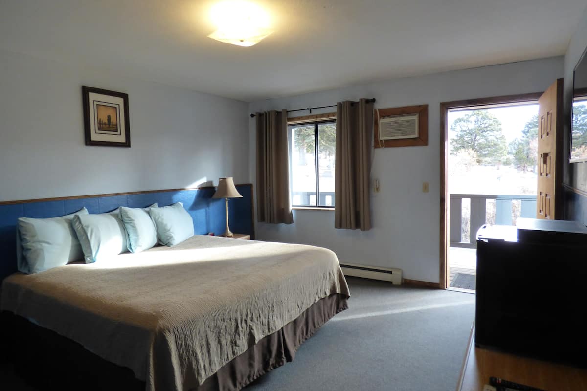 single king (room 4) | free wifi, bed sheets