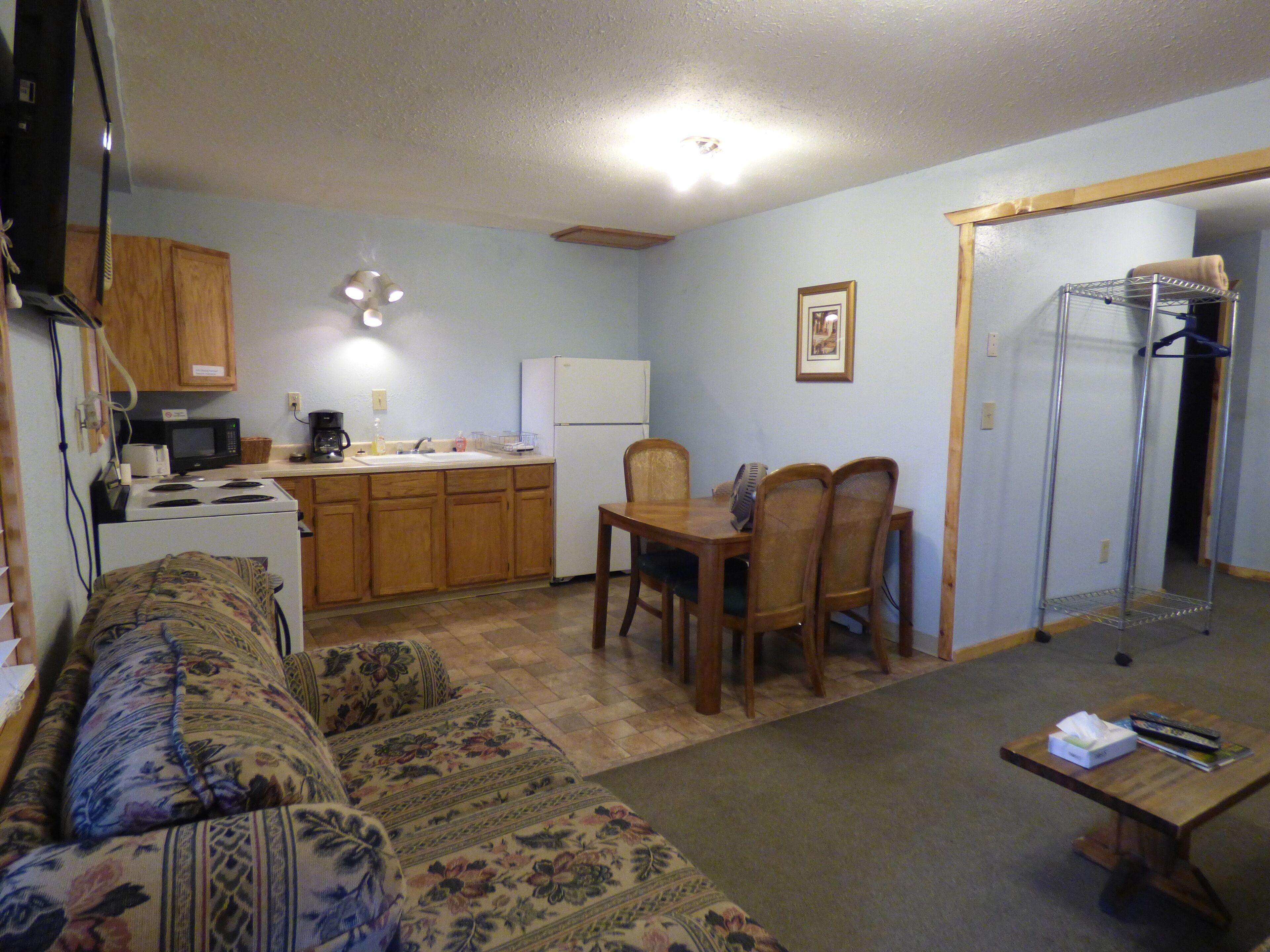 efficiency (room 10) | private kitchen