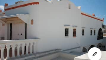 Enceinte de lâhĂ©bergement