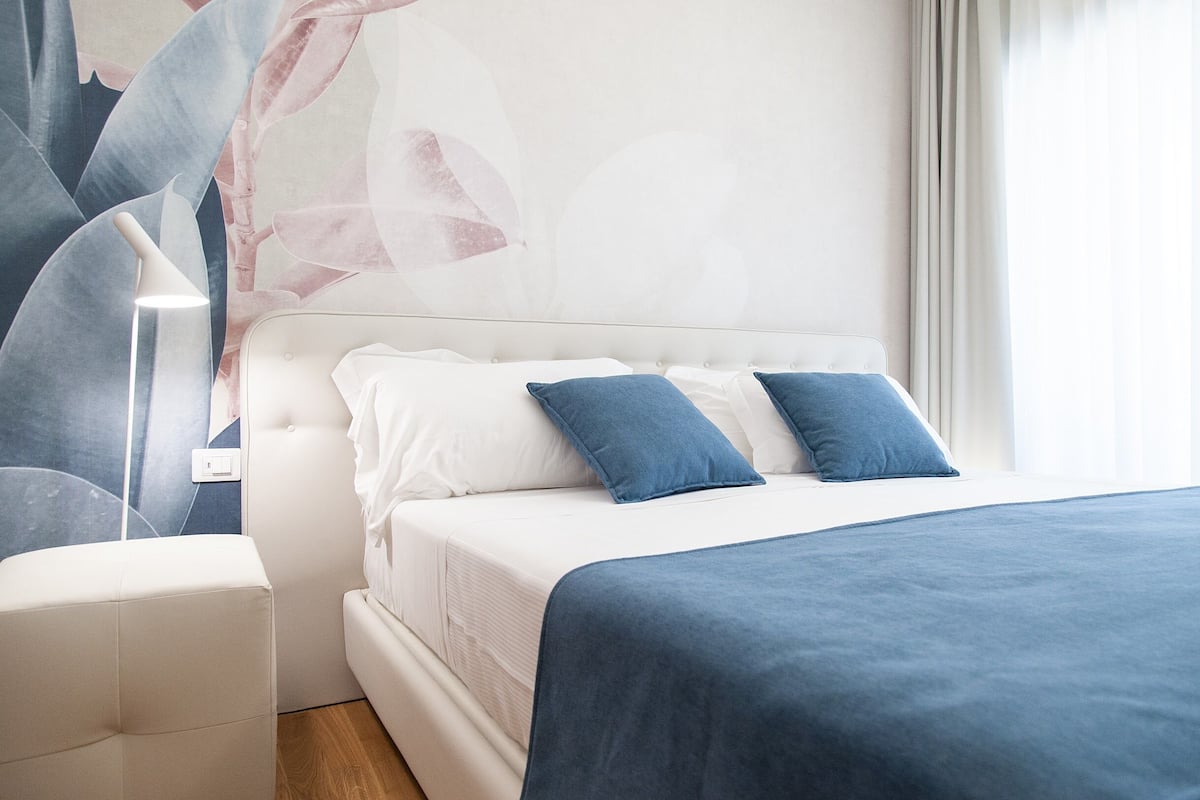 Suite Deluxe | 1 bedroom, premium bedding, down comforters, Select Comfort beds