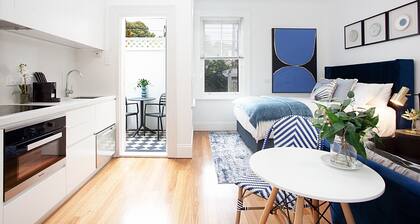 Bright and Beautiful Studio in Quiet Neighbourhood