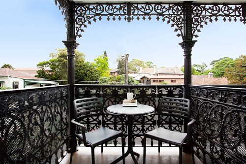 Beautiful Studio in Heritage Building with Balcony