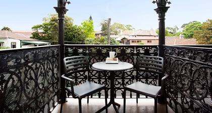 Beautiful Studio in Heritage Building with Balcony