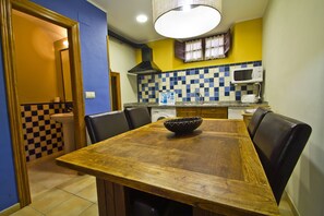 Huoneisto, kylpyhuone makuuhuoneen yhteydessä (dos dormitorios) | Jaettu keittiö