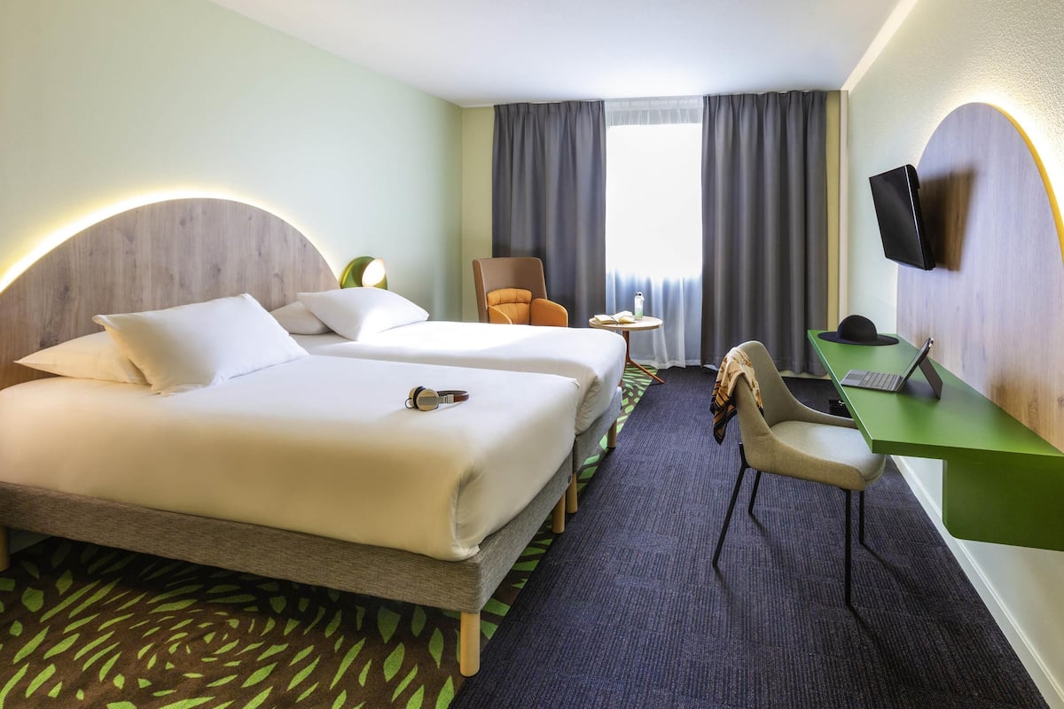 Superior Room, 2 Single Beds | Desk, free WiFi