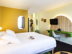 Premium Room, 1 Double Bed | Desk, free WiFi
