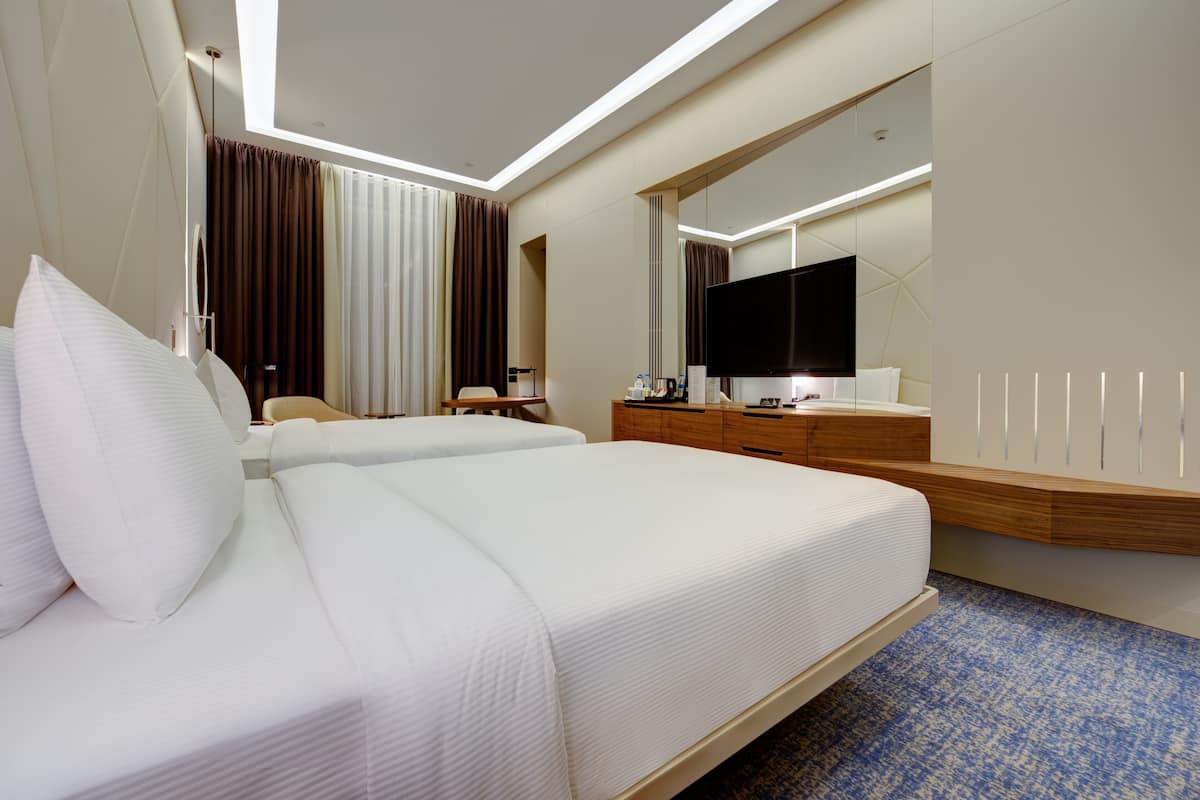 1 bedroom, premium bedding, minibar, in-room safe