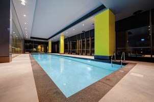 Una piscina techada