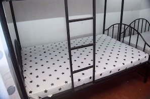 Economy Double Room | Iron/ironing board - Morogoro Homestay Hostel (Morogoro)