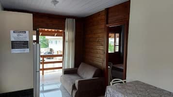 Quarto casal ou duplo família (Uno 7) | Individualmente mobiliados, espaço de trabalho para notebook