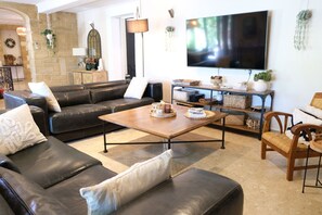 Smart TV, fireplace - Vacation rental house with pool TAILLADES LS2-352 (Taillades)