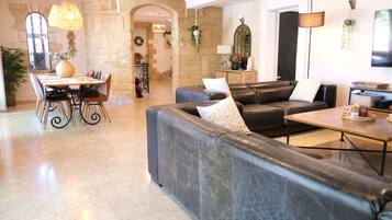 TV connectée, cheminée