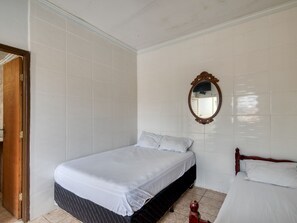 Triple Room, Multiple Beds | Minibar, iron/ironing board, free WiFi, bed sheets