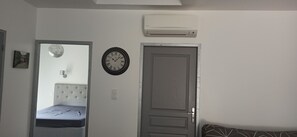 Interior - Aveyron, renovated barn sleeps 5, 3* swimming pool (Saint-Just-sur-Viaur)