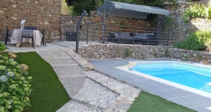 Aveyron, renovated barn sleeps 5, 3* swimming pool