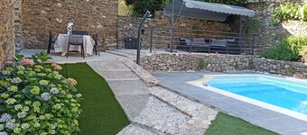 Aveyron, renovated barn sleeps 5, 3* swimming pool